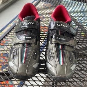 Geox Velcro big boys sneakers size 5 1/2  excellent condition.